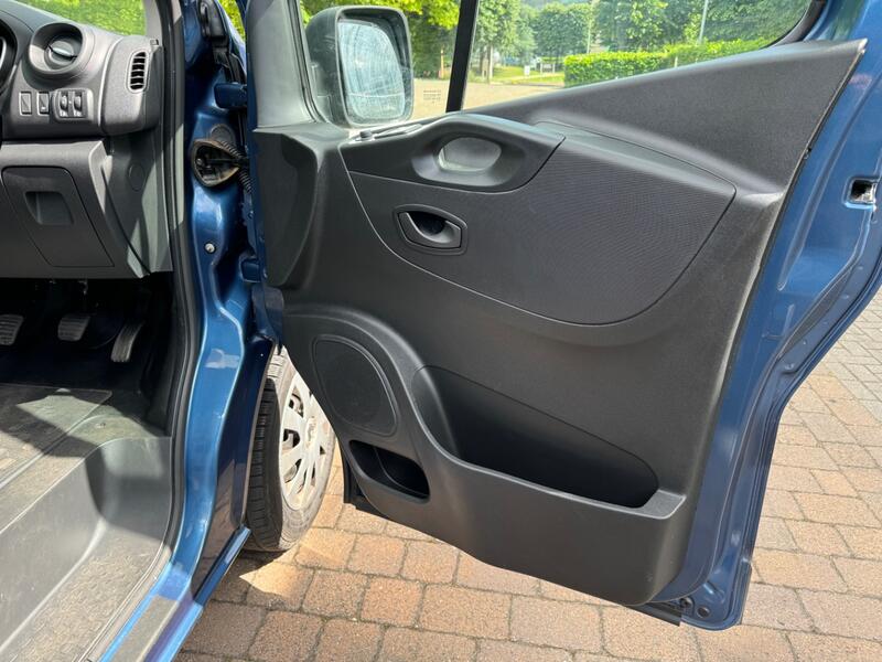 RENAULT TRAFIC