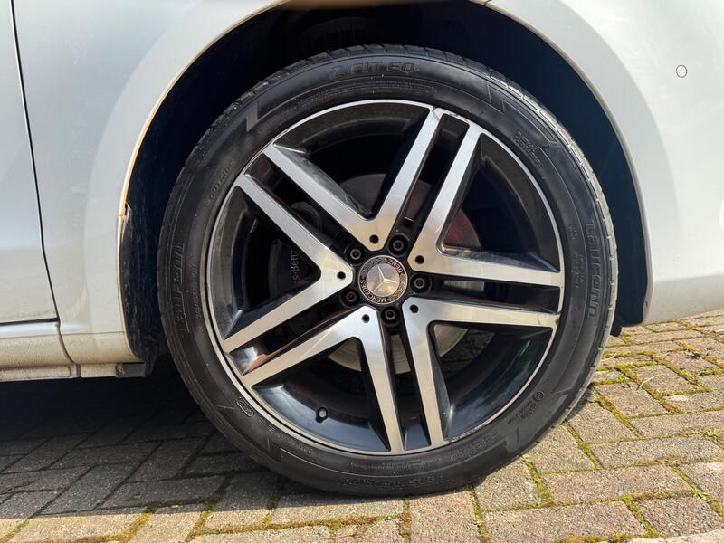 MERCEDES-BENZ V CLASS