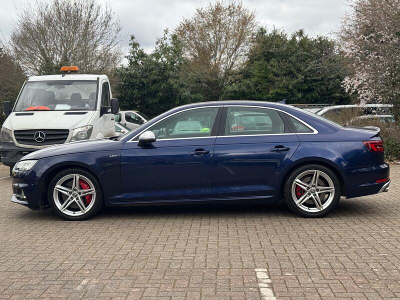 AUDI S4