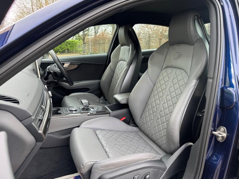 AUDI S4