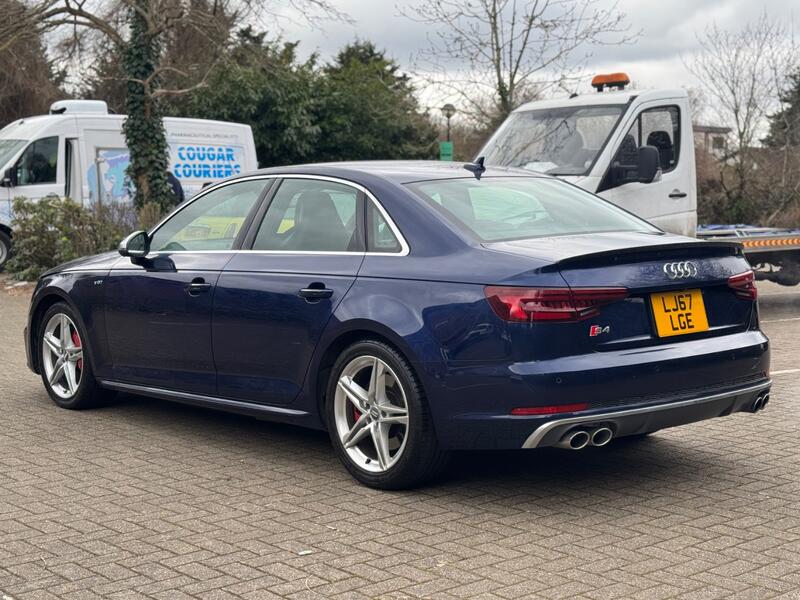 AUDI S4