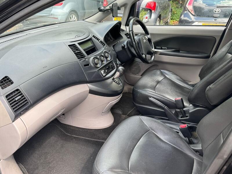 MITSUBISHI GRANDIS