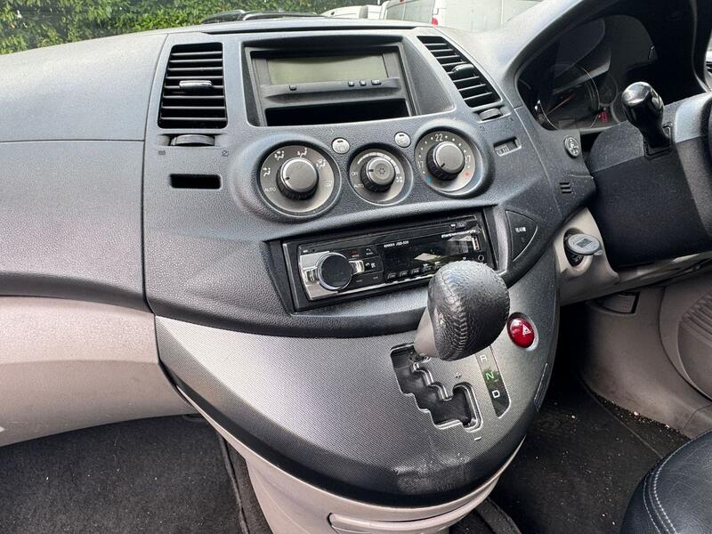 MITSUBISHI GRANDIS